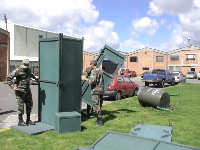 duchas múltiples de campamento militar móviles baños colectivos letrinas 42 servicios sanitarios duchas lavatorios reservados balnearios servicios de recepción vigilancia permanente primeros auxilios extinción