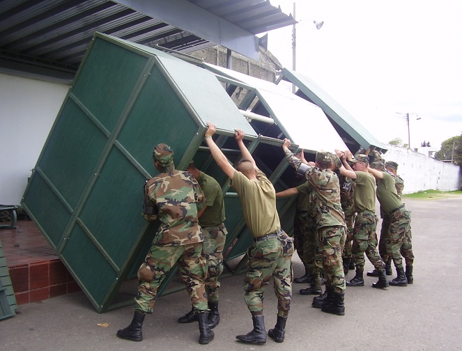 duchas múltiples de campamento militar móviles baños colectivos letrinas 47 sitios de albergada hay lavados ni riegos se instala una letrina portátil y el baño se puede tomar en los ríos construidas en plástico