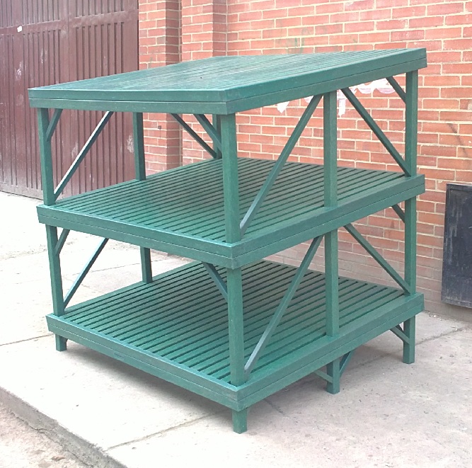 2 4 - ESTANTERÍAS RACKS Y GABINETES PLÁSTICOS