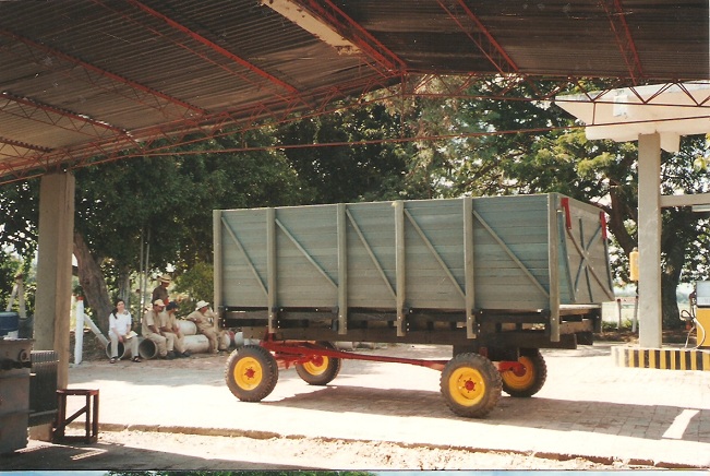 Remolques agrícolas 10 cisternas plataformas porta contenedores galera esparcidores de estiércol remolque esparcidor plataformas remolcador para transporte agrícola basculantes plataformas o caja Vagones volteo Corrales plásticos Maderplast los más fuertes, no es pudren, no se oxidan, no se rompen, no maltratan el ganado, corrales e instalaciones para ganadería tecnificadas, estabulación de ganados en corralejas ecológicas, las nuevas tecnologías de los nuevos materiales, para las faenas ganaderas, ganadería intensiva, ganaderías extensivas con infraestructuras para faenado de ganado,